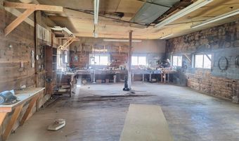 25 Eighth St, Auburn, ME 04210