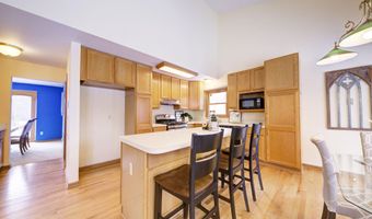 825 Brookside Dr, Ann Arbor, MI 48105