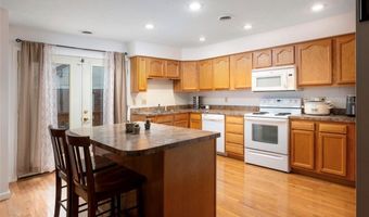 6 Lincoln Hts, Alum Creek, WV 25003