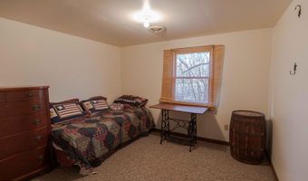 13 W Dade 22, Arcola, MO 65603