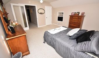 933 Amesbury Ct, Indianapolis, IN 46217