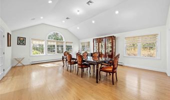 20 Dale Rd, Airmont, NY 10952