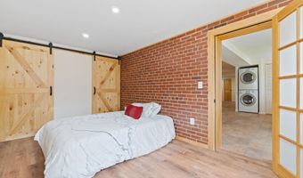 441 21ST St NE B, Washington, DC 20002