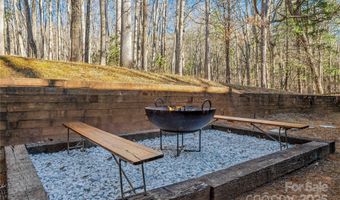 16 Decker Dr, Asheville, NC 28803