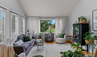 78 Valley Green Ct A, North Providence, RI 02904