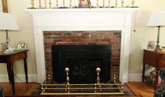 11 Tozier St, Belfast, ME 04915