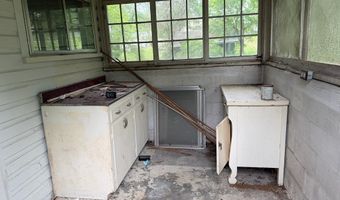 357 Washington St, Alderson, WV 24910