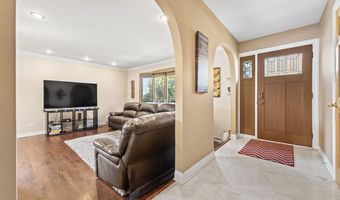 1005 E Orchard St, Arlington Heights, IL 60005