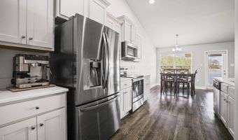 6236 Emerald Lake Dr, Biloxi, MS 39532