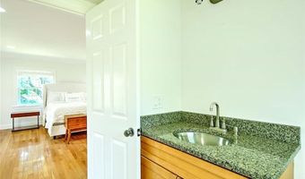 29 Melrose Ave, Barrington, RI 02806