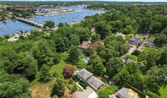 9 Foster St, Barrington, RI 02806