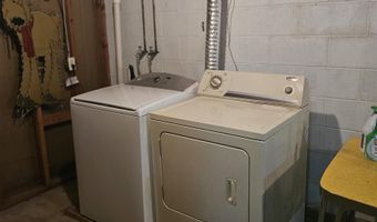 614 Bell Ct, Algona, IA 50511