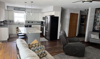 1009 Willow Dr, Aberdeen, SD 57401