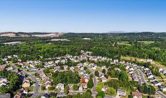 17 Maple Grove Dr, Adairsville, GA 30103