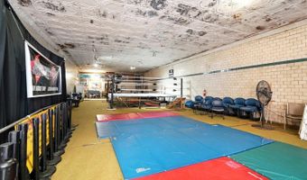 6105 Vine St, Cincinnati, OH 45216
