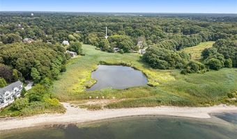 4 Buckingham St, Barrington, RI 02806