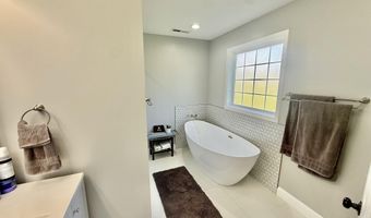530 Shields Crossing Dr, Bean Station, TN 37708