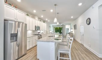 5566 SILVER SUN Dr, Apollo Beach, FL 33572