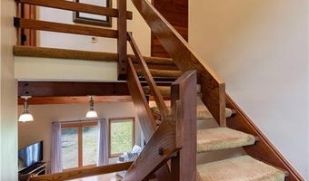 71 Phillips Ln, Glocester, RI 02814