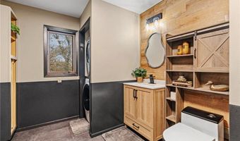 74500 240th St, Albert Lea, MN 56007