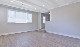 68 Elm St, Beachwood, NJ 08722