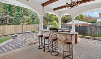 9715 SINGLETON Dr, Bethesda, MD 20817