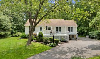 21 Quarry Rd, Branford, CT 06405