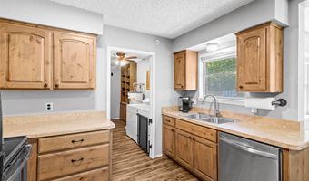 6204 Creek Crossing Rd, Alvarado, TX 76009