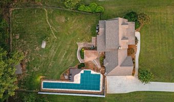 3046 Hawthorne St, Athens, TN 37303