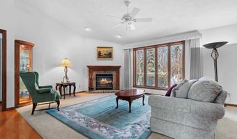 69 PENBROOK Cir, Appleton, WI 54913