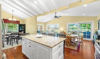 305 Hedgewood Dr, Akron, OH 44319