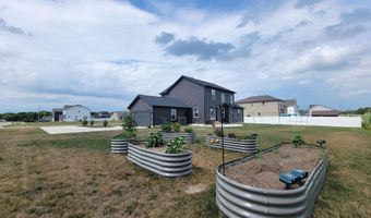 195 Jade Ct, Alma, MI 48801