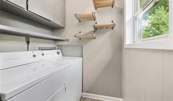 1208 NE 3Rd St, Bentonville, AR 72712