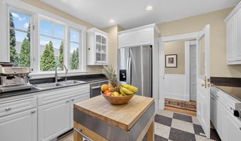496 Beach St, Ashland, OR 97520