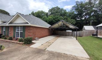 174 Jasmine Ct, Deatsville, AL 36022