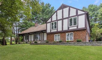 10 Abbott Valley View Dr, Cumberland, RI 02864