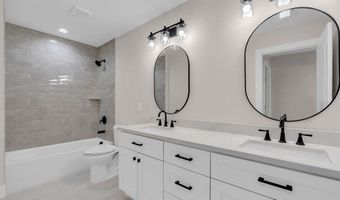 293 Trenton Ave N, Bayville, NJ 08721