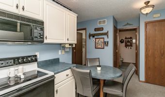 336 13th Ave SW 1, Altoona, IA 50009