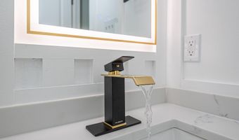 6438 KNOLL HILL Dr, Berlin, MD 21811