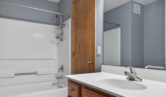 15822 Fleet Trl, Apple Valley, MN 55124