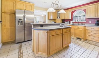 32 Diamond Dr, Barboursville, WV 25504