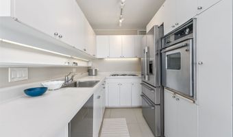 2979 Kalakaua Ave 901, Honolulu, HI 96815