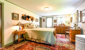 852 Pequawket Trl, Baldwin, ME 04091