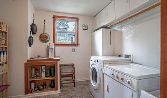 307 Hillcrest St, Ashland, OR 97520