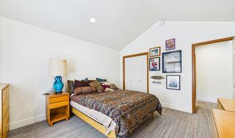 1002 Diamond Dr, Arcata, CA 95521