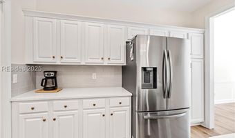 7 Holbrook Dr, Beaufort, SC 29902