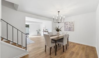 5603 INDEPENDENCE Cir, Alexandria, VA 22312
