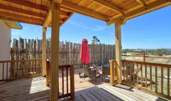 2 Latilla Ln, Arroyo Seco, NM 87514