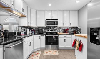 4747 Albrook Dr, Columbus, OH 43228