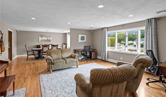 15 Womantam Ln, Cumberland, RI 02864